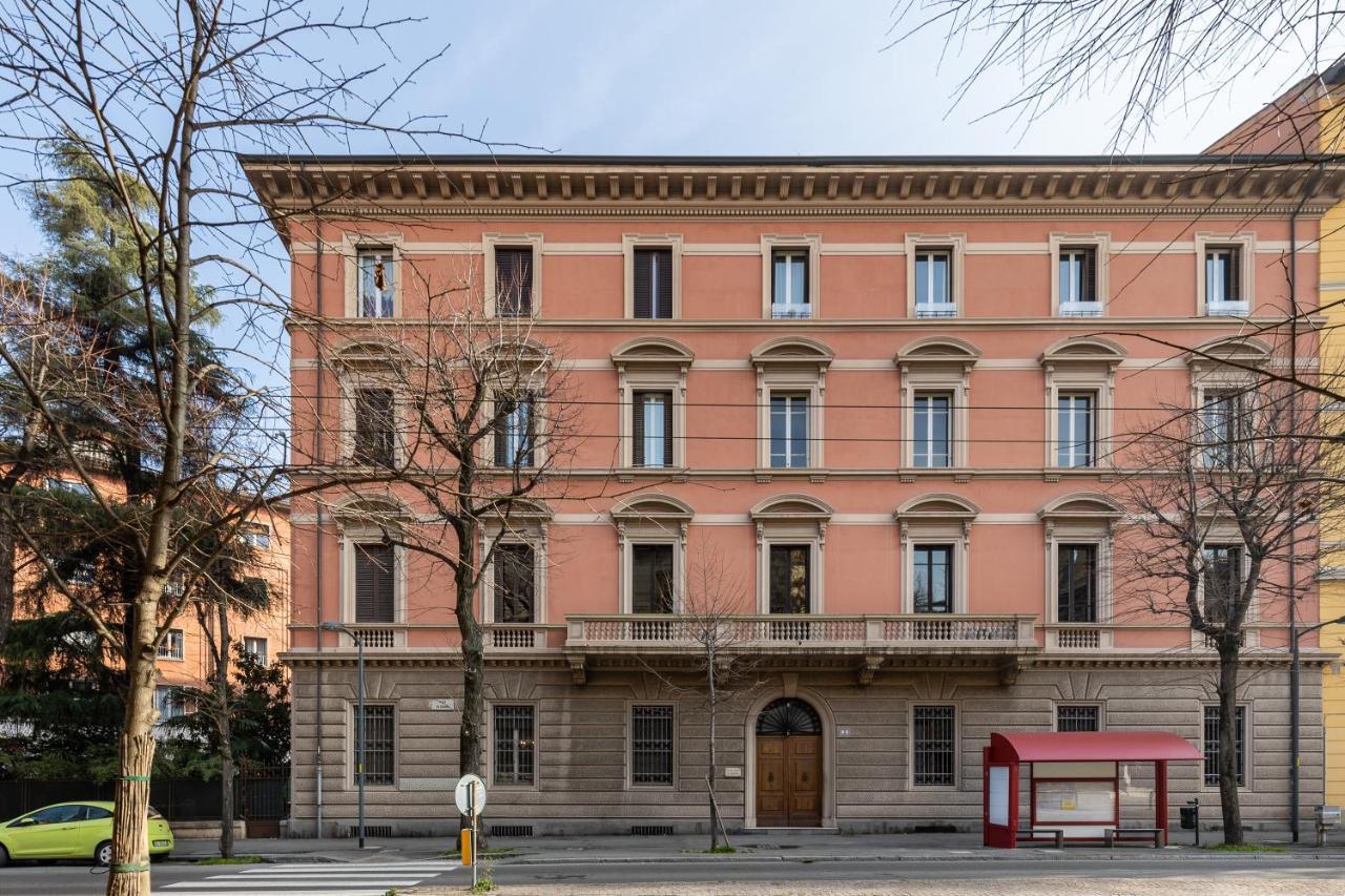 Italy Prestigious Guest House โบโลญญา ภายนอก รูปภาพ